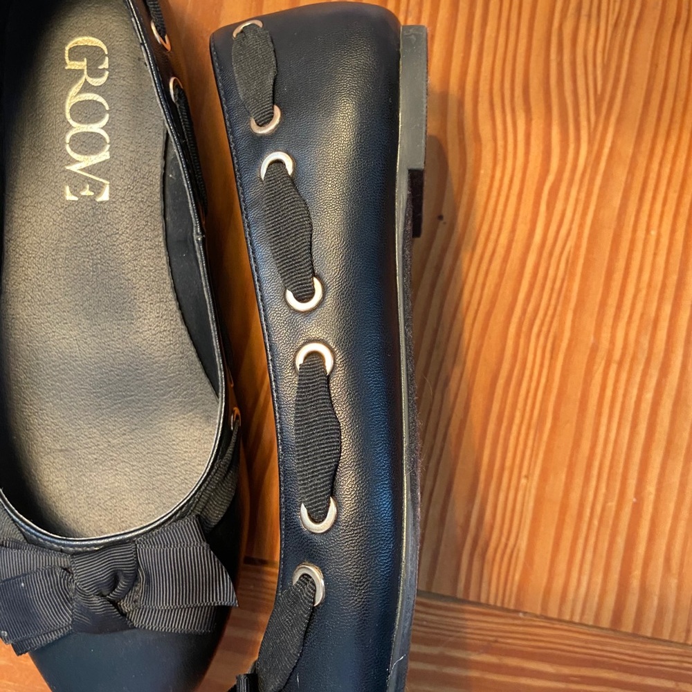 Black Flats - Picture 3 of 3